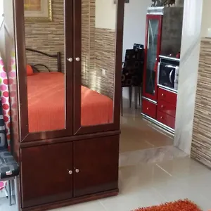 https://sofaki-apartments.hotels-of-thessaloniki.com