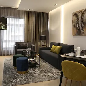 https://zh-luxury-suites.hotelschalkidiki.net
